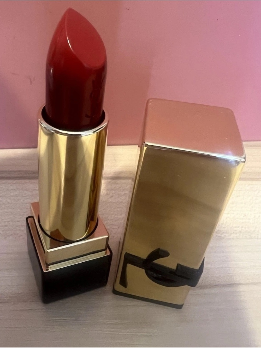 YSL ❤️ ROUGE pur coutour red satin RM 62x 401.  Lipstick NEW